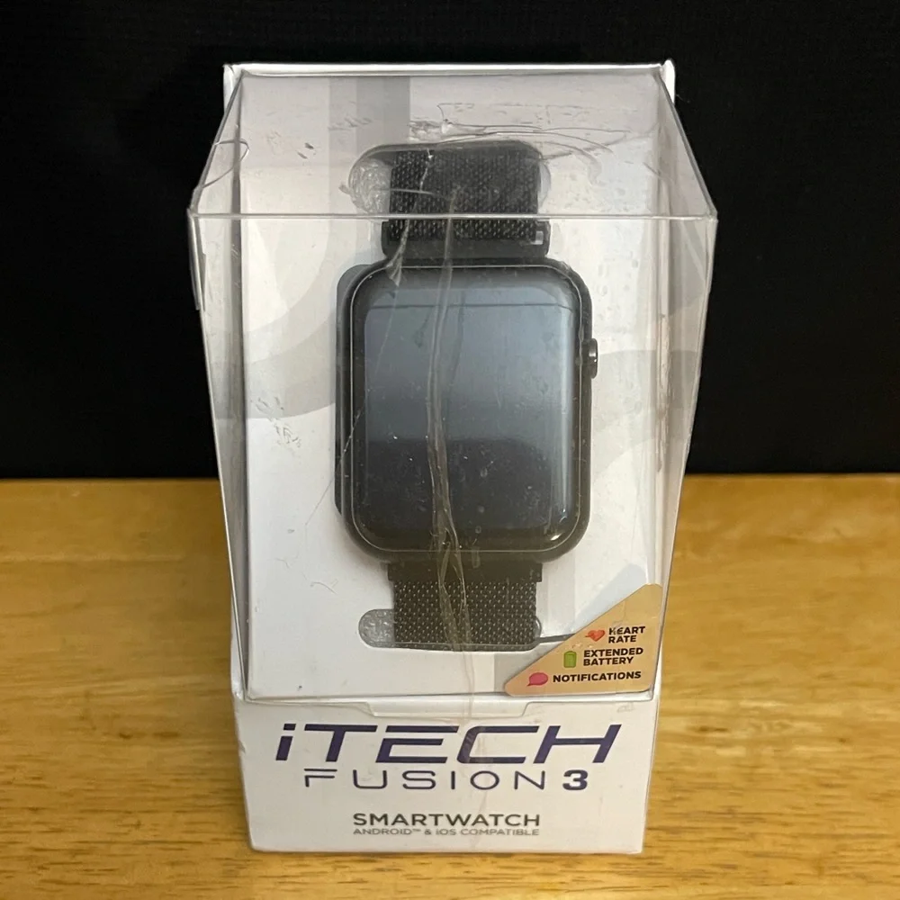 iTECH FUSION 3 Smartwatch with Black Mesh Band